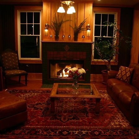 Cameron House Inn Мантео Екстериор снимка