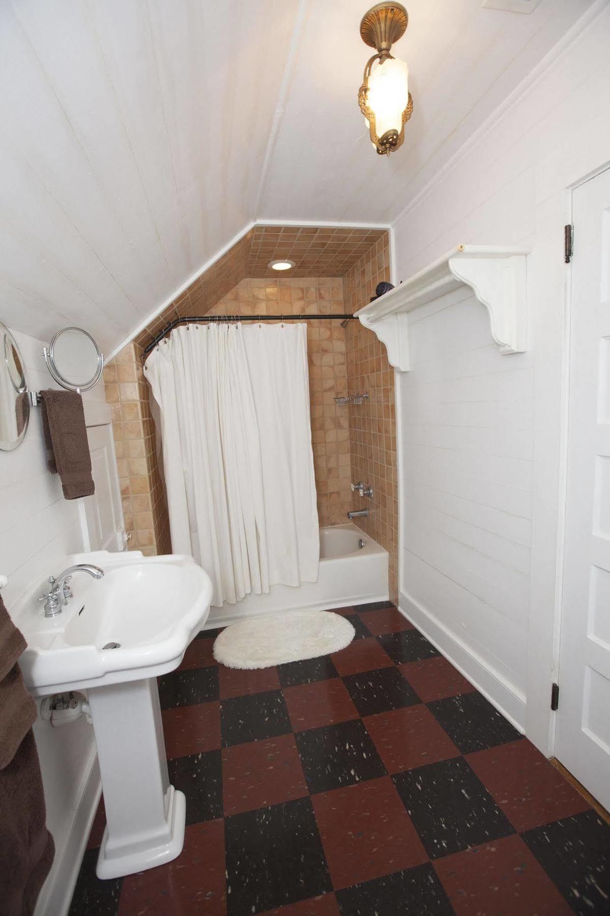 Cameron House Inn Мантео Екстериор снимка